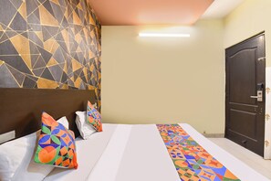 Egyptian cotton sheets, premium bedding, desk, free WiFi - Fabhotel Ak Acacia Jazz Club (Jaipur)