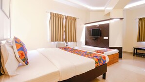 Executive Room | Egyptian cotton sheets, premium bedding, in-room safe, desk - FabHotel Ria Residency - Nr. Big Daddy Casino Cruise (Panaji)