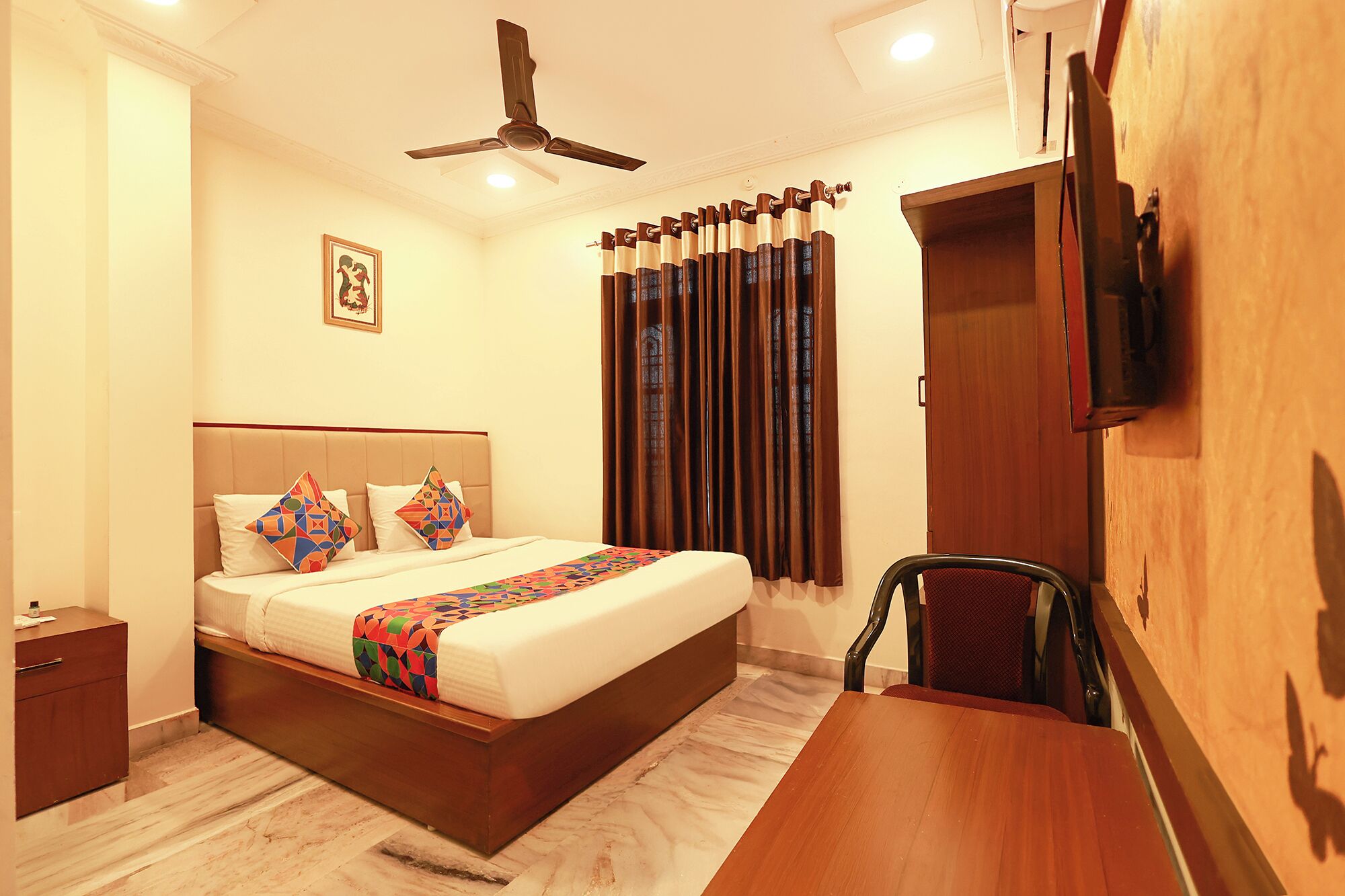 Deluxe Room | Egyptian cotton sheets, premium bedding, in-room safe, desk