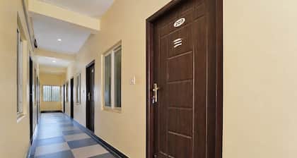 Fabhotel Royal Residency I
