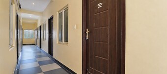 Fabhotel Royal Residency I