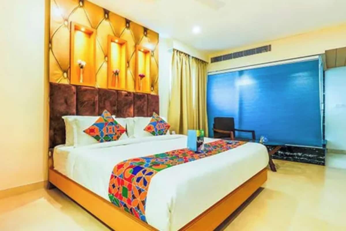 Premium Room | Egyptian cotton sheets, premium bedding, in-room safe, desk