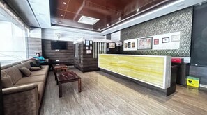 Quầy tiếp tân