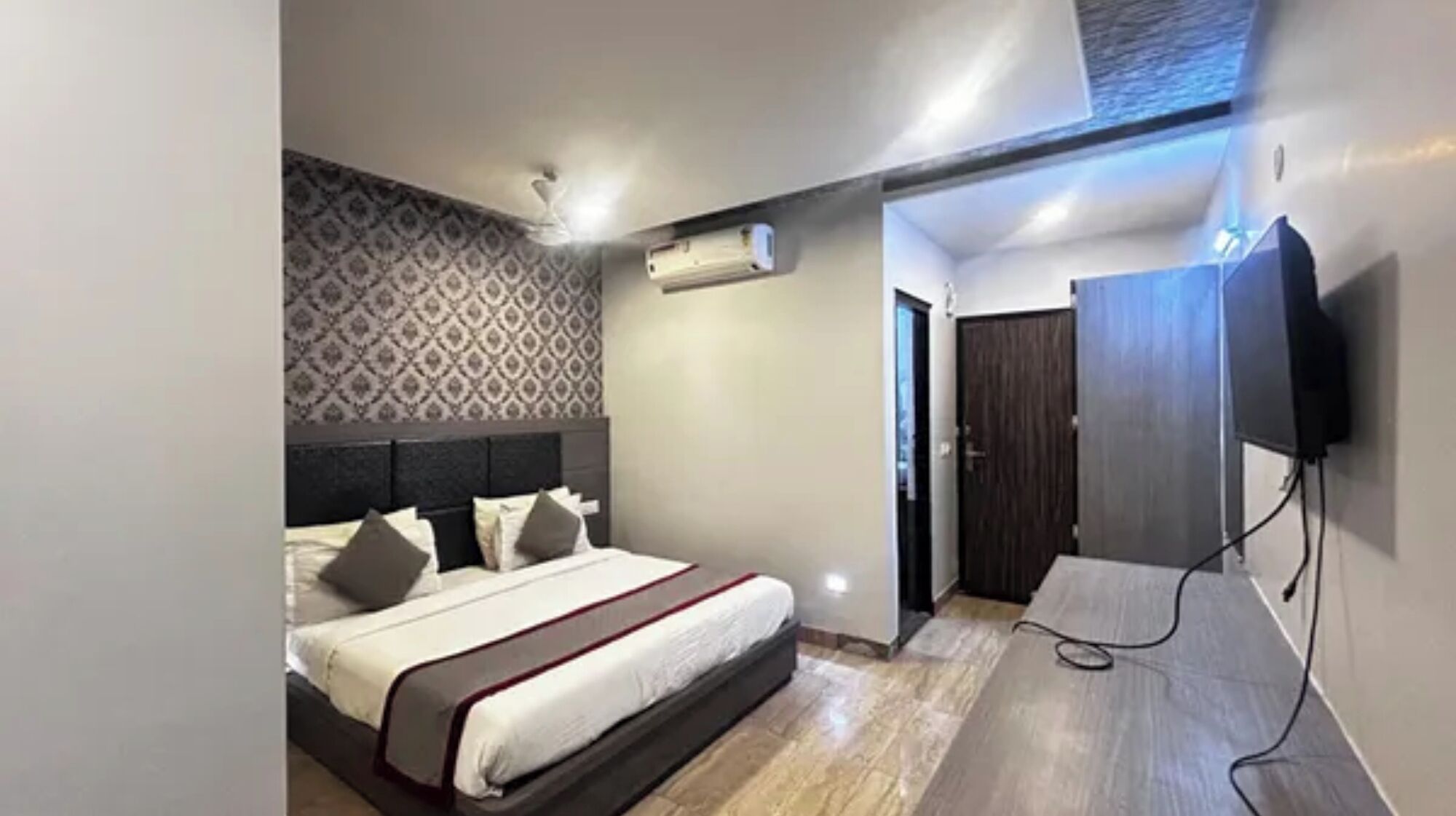 Habitación Premium | Sábanas de algodón egipcio y ropa de cama de alta calidad 
