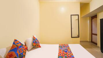 Egyptian cotton sheets, premium bedding, in-room safe, desk