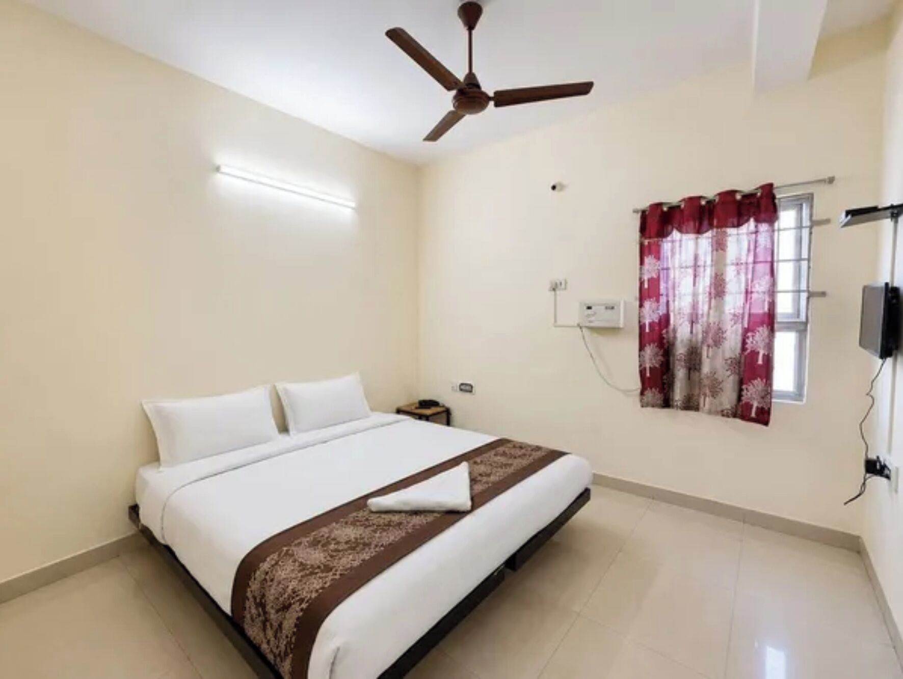 Habitación Deluxe | Sábanas de algodón egipcio, ropa de cama de alta calidad, caja fuerte
