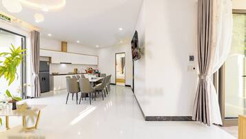 Villa, 6 Bedrooms, Private Pool, Mountain View | Interior