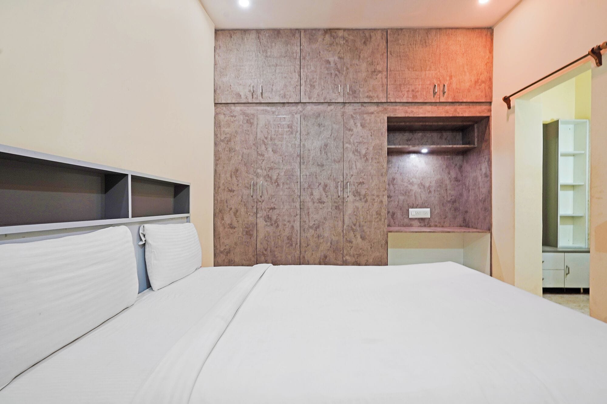 Egyptian cotton sheets, premium bedding, in-room safe, desk