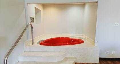 1 Suite King Bed Non-Smoking Jacuzzi Tub