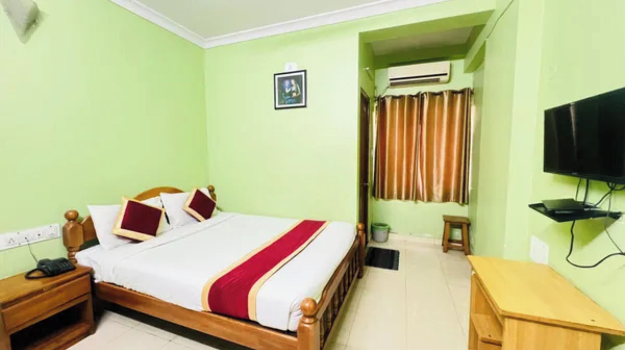 Phòng Deluxe | Bộ trải giường bằng vải cotton Ai Cập, bộ đồ giường cao cấp 