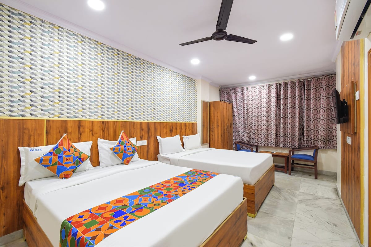 Luxury Suite | Egyptian cotton sheets, premium bedding, in-room safe, desk