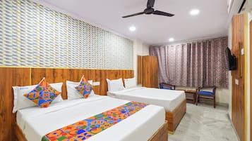 Luxury Suite | Egyptian cotton sheets, premium bedding, in-room safe, desk