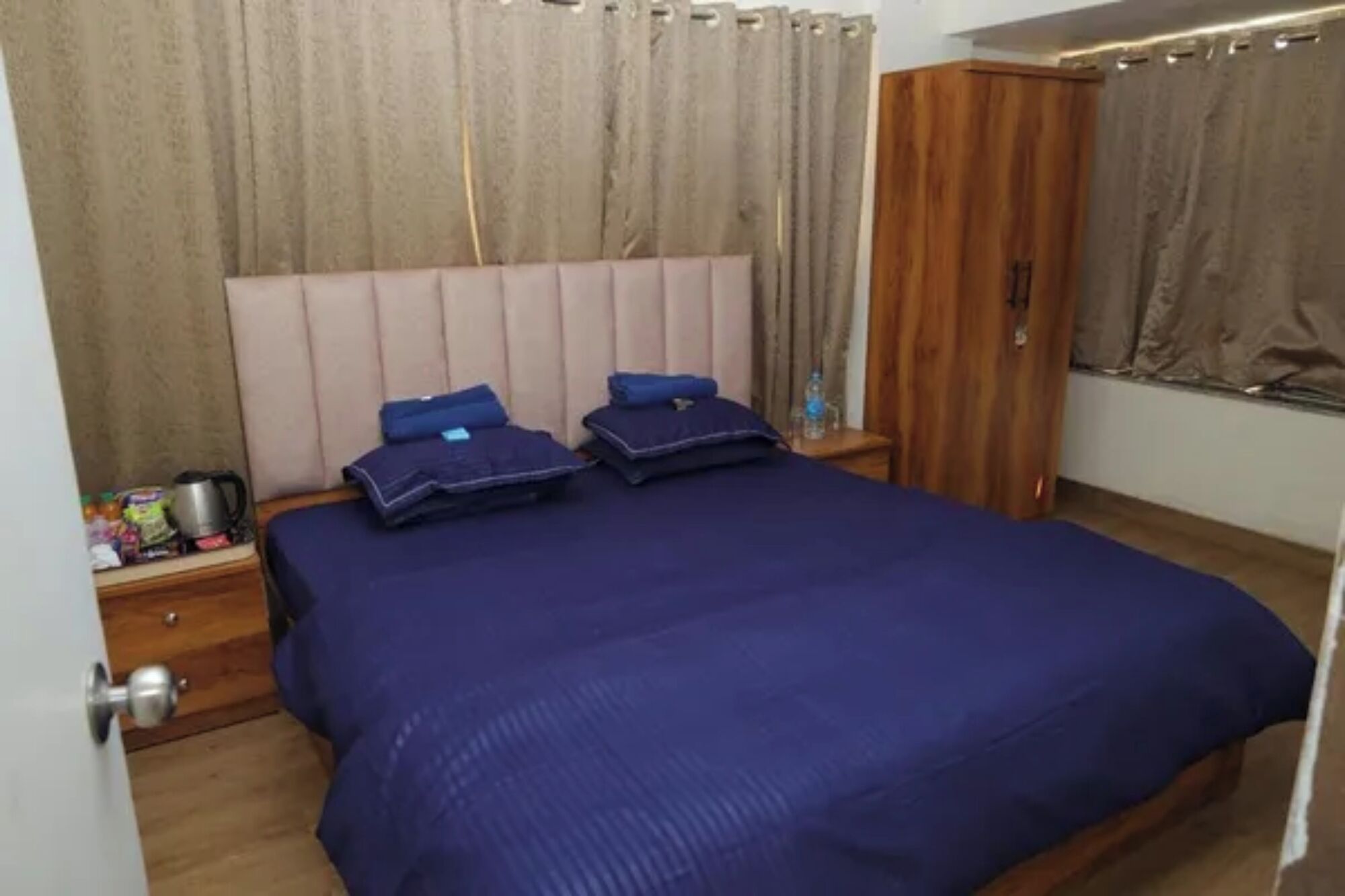 Premium Room | Egyptian cotton sheets, premium bedding, in-room safe, desk
