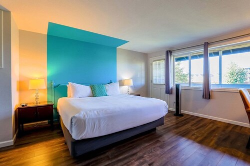 Premium King Room with Jetted Tub