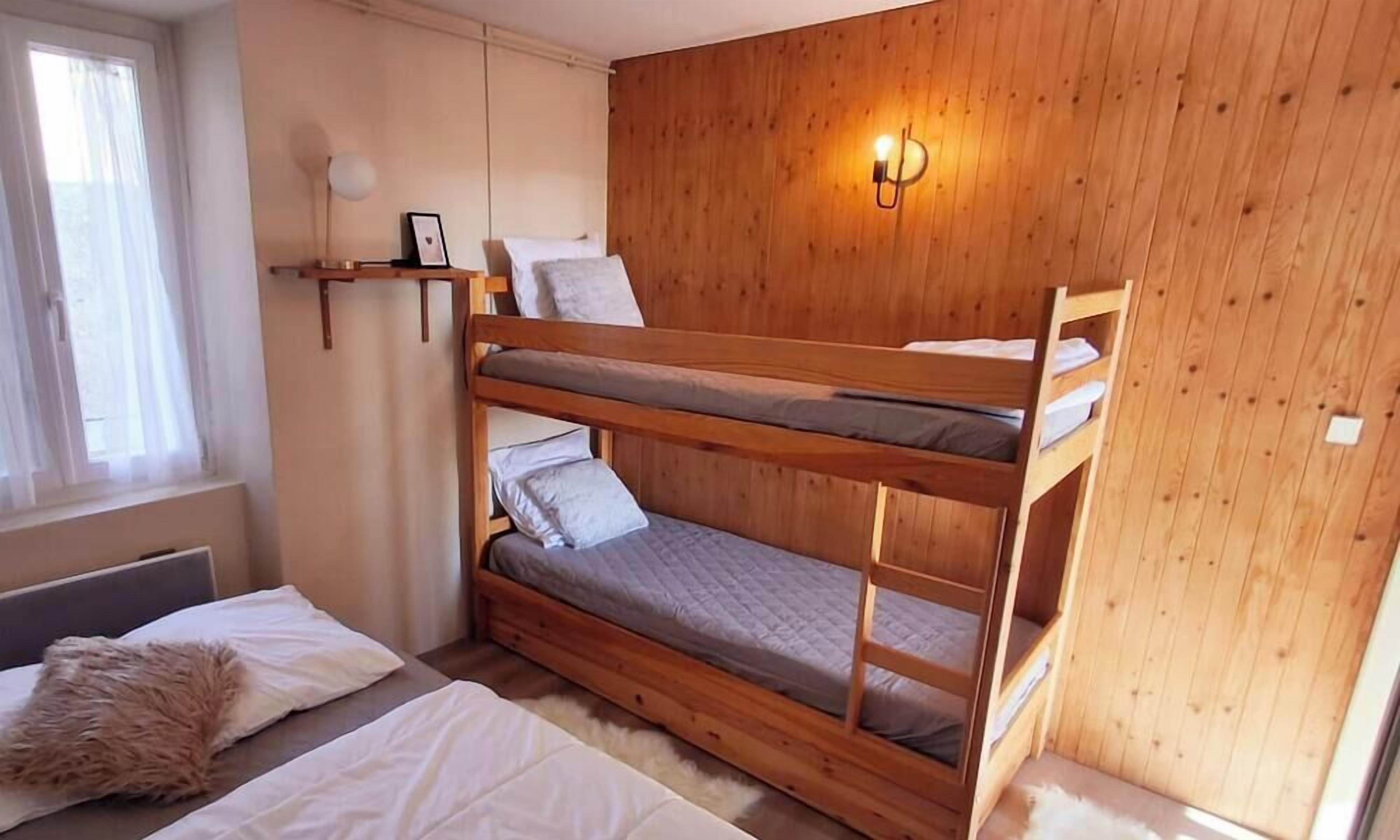 1 bedroom, iron/ironing board, WiFi (free)