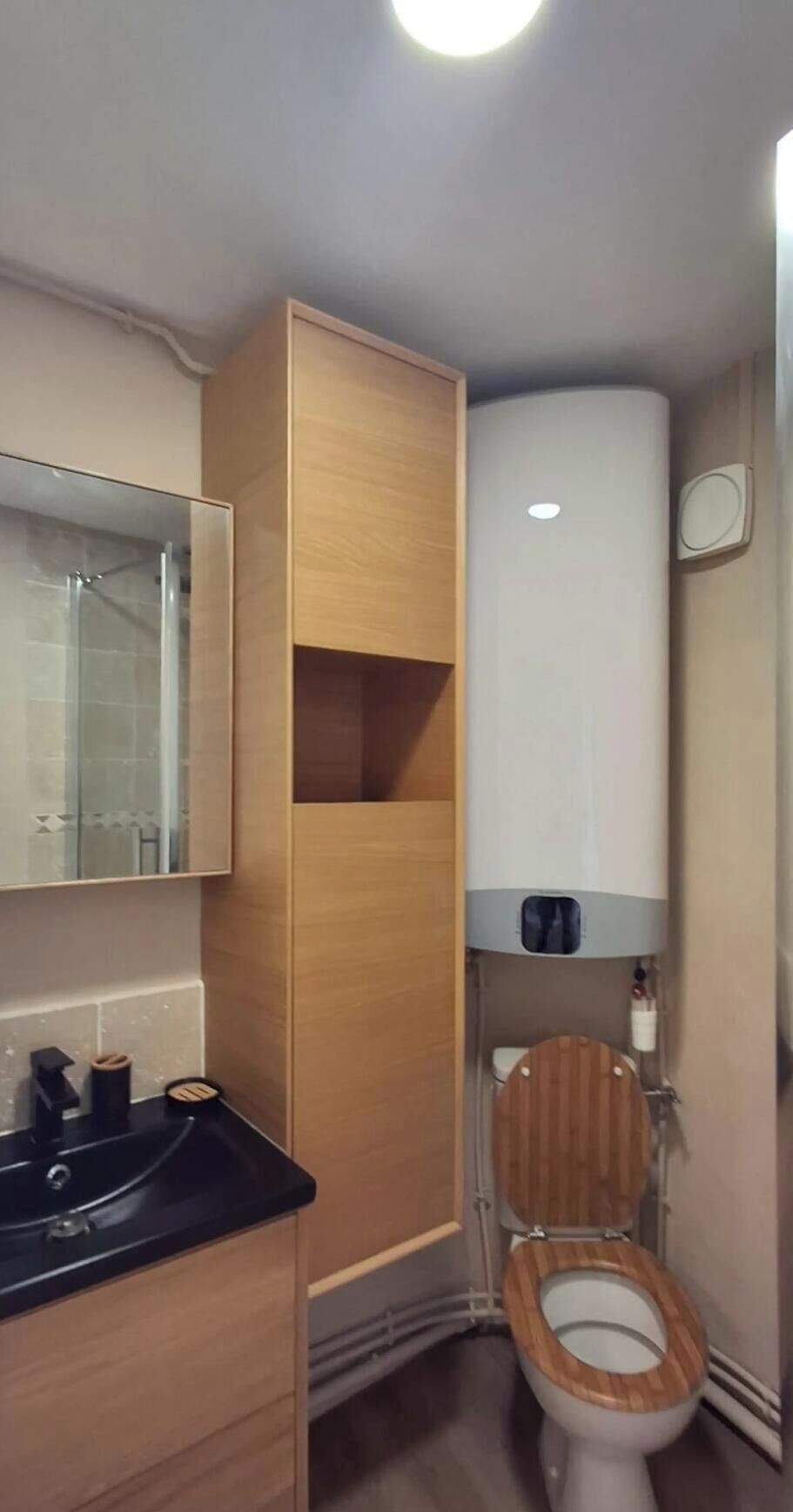 Een douche, toiletpapier