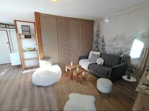 Living area - Vrbo Property (Font-Romeu-Odeillo-Via)