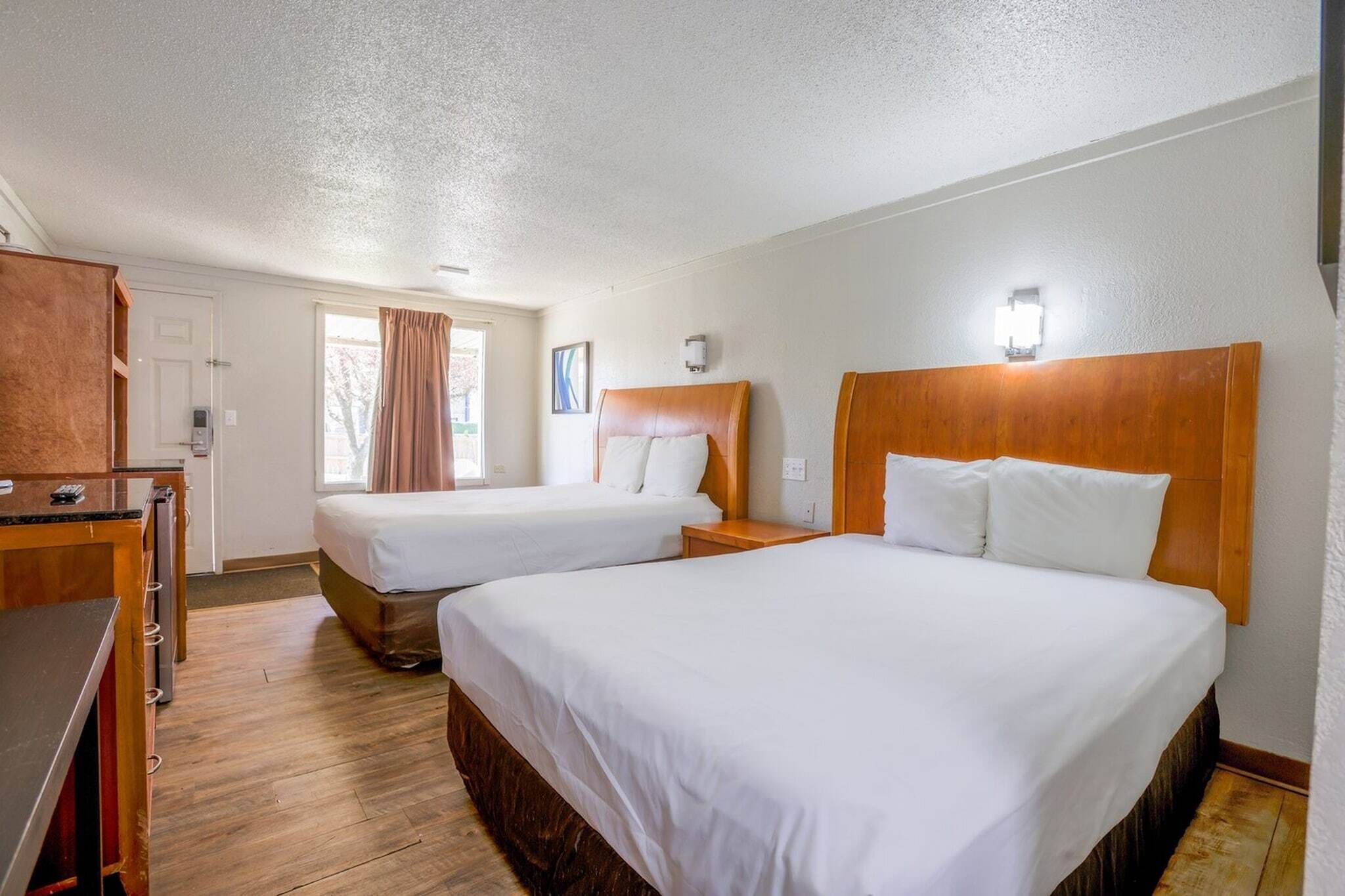 2 Queen Beds Non-smoking - Indiana