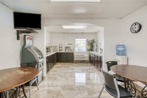 Dining - San-Antonio|2 Queen Bed (San-Antonio)