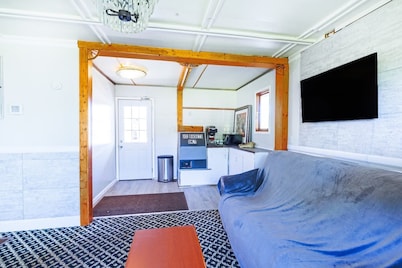 Queen Bed Non-Smoking