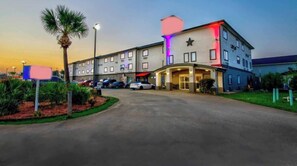 Exterior - 2 Full Beds with Kitchenette Non - Smoking (Sulphur LA)
