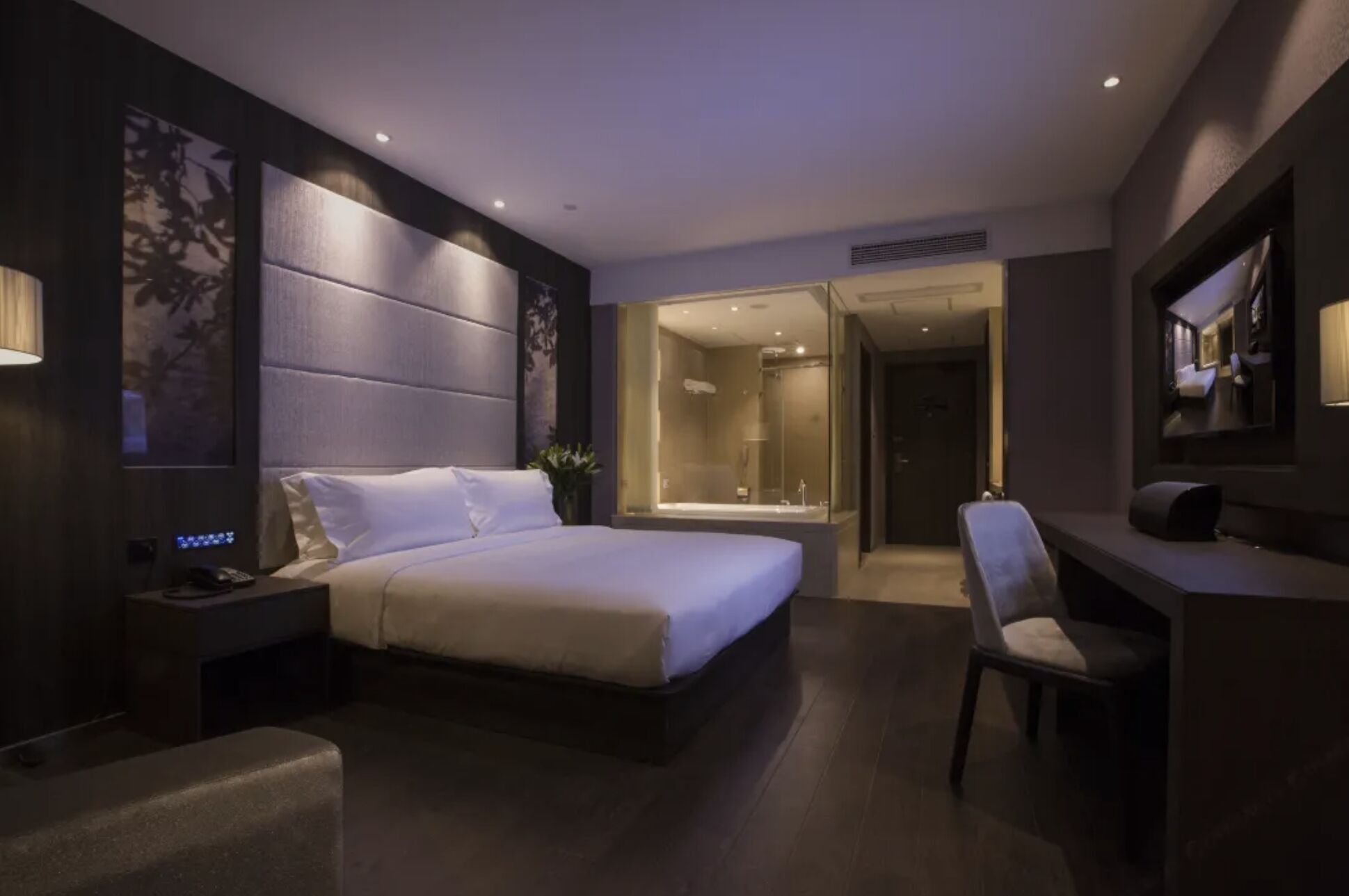 Habitación doble superior | Minibar con artículos gratuitos, escritorio, wifi gratis y ropa de cama