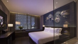 Business Double Room | Free minibar, desk, blackout curtains, iron/ironing board - Crystal Orange Hotel Hangzhou Qianjiang New City Jinjiang (Hangzhou)