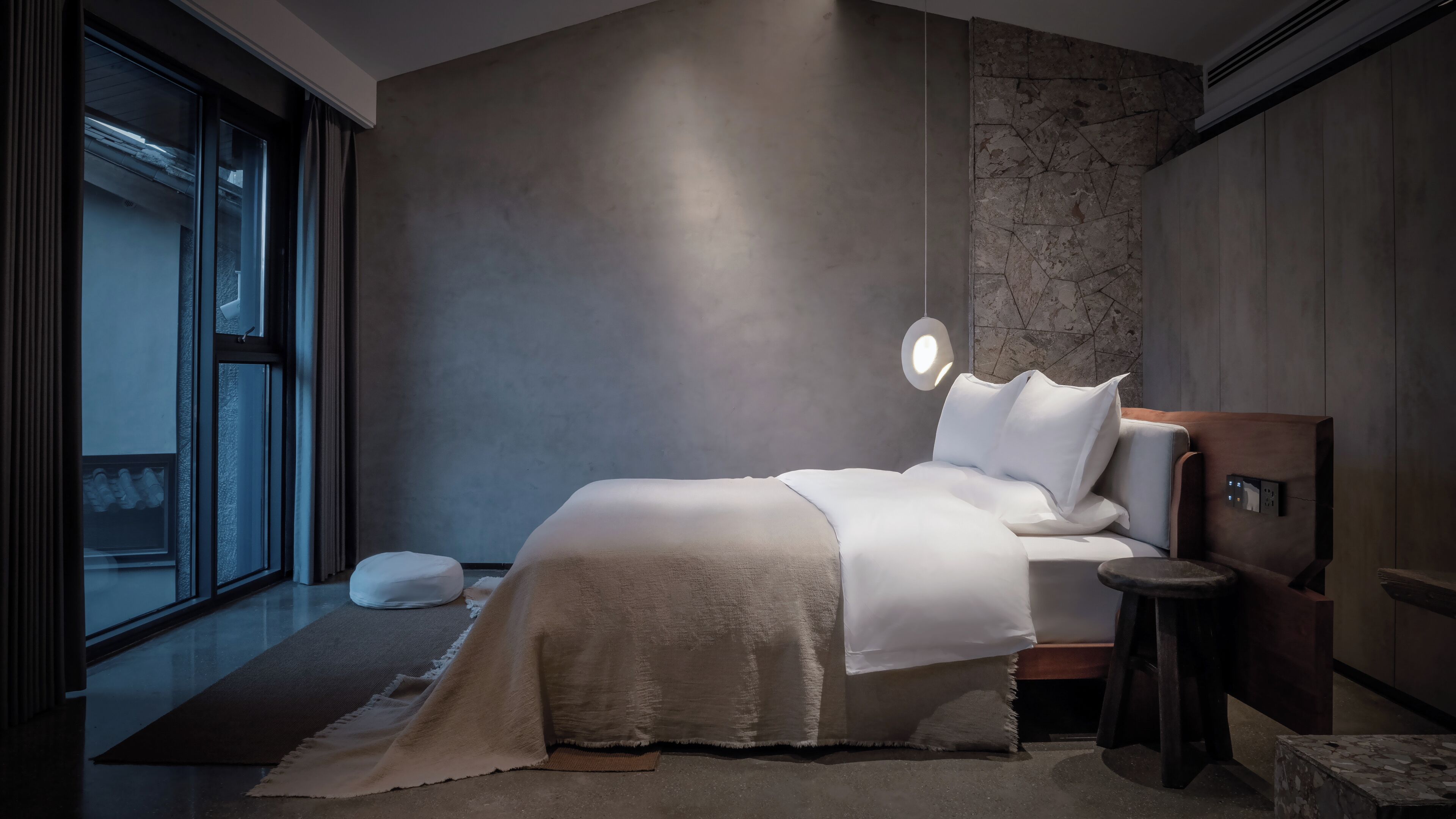 Romantic Double Room | Desk, iron/ironing board, free WiFi, bed sheets