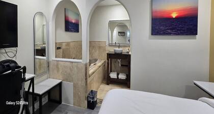 King Bed|Smk| Jetted Tub