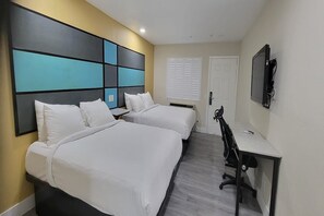 Room - 2 Queen Beds|Access|Nsmk (Victorville CA)