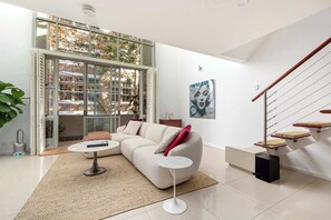 TV, offices - Manhattan Tri-Level Warehouse Style Apartment (Surry Hills)