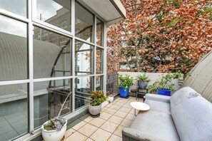 Terrace/patio - Manhattan Tri-Level Warehouse Style Apartment (Surry Hills)