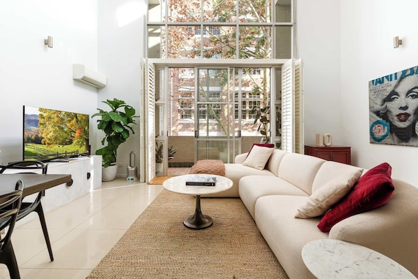 TV, offices - Manhattan Tri-Level Warehouse Style Apartment (Surry Hills)