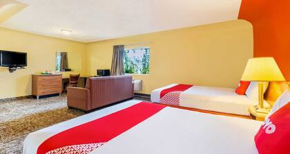 2 Queen Bed|Smk|North Lima OH
