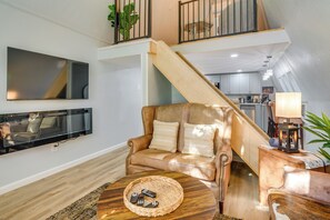 TV, fireplace - 3 Mi to Tomball's Main St! Unique A-Frame Home (Tomball)