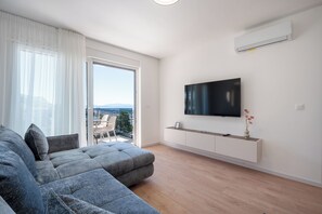 89-cm-Smart-TV mit Digitalempfang