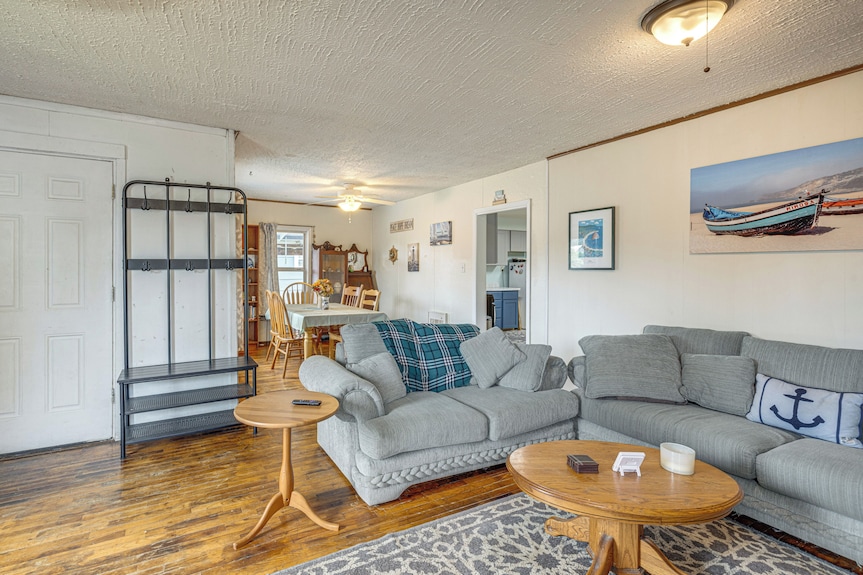 Great For Families! Tillamook Getaway Near Beaches - Tillamook, OR