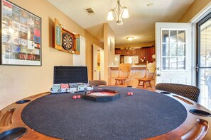 Games room - Walk to AT&T Stadium: 2-Unit Arlington Duplex! (Arlington)