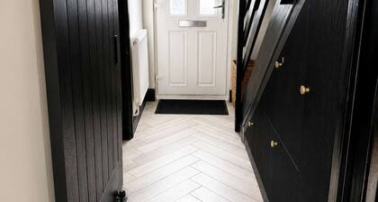 2Bd House for Families and Contractors