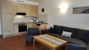 TV - Apartment 'WE3 Fewo Krienker See' with Terrace (Mellenthin)