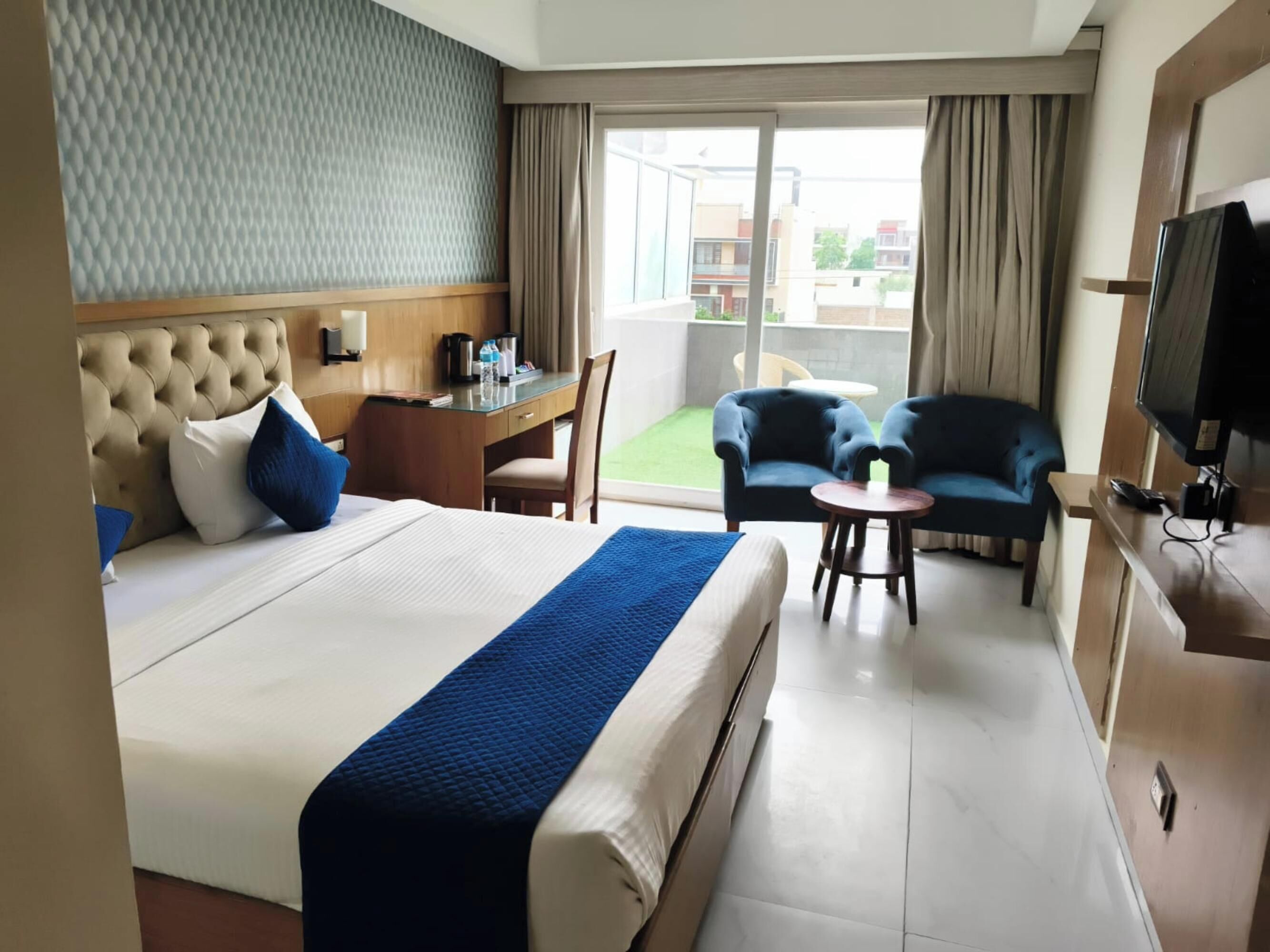 Deluxe Double Room, City View