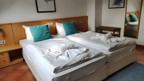 WiFi, bed sheets - Apartment 'WE2 Wasserblick' with Sea View, Balcony and Wi-Fi (Mellenthin)