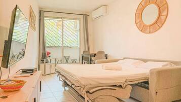 1 bedroom, iron/ironing board, WiFi, bed sheets