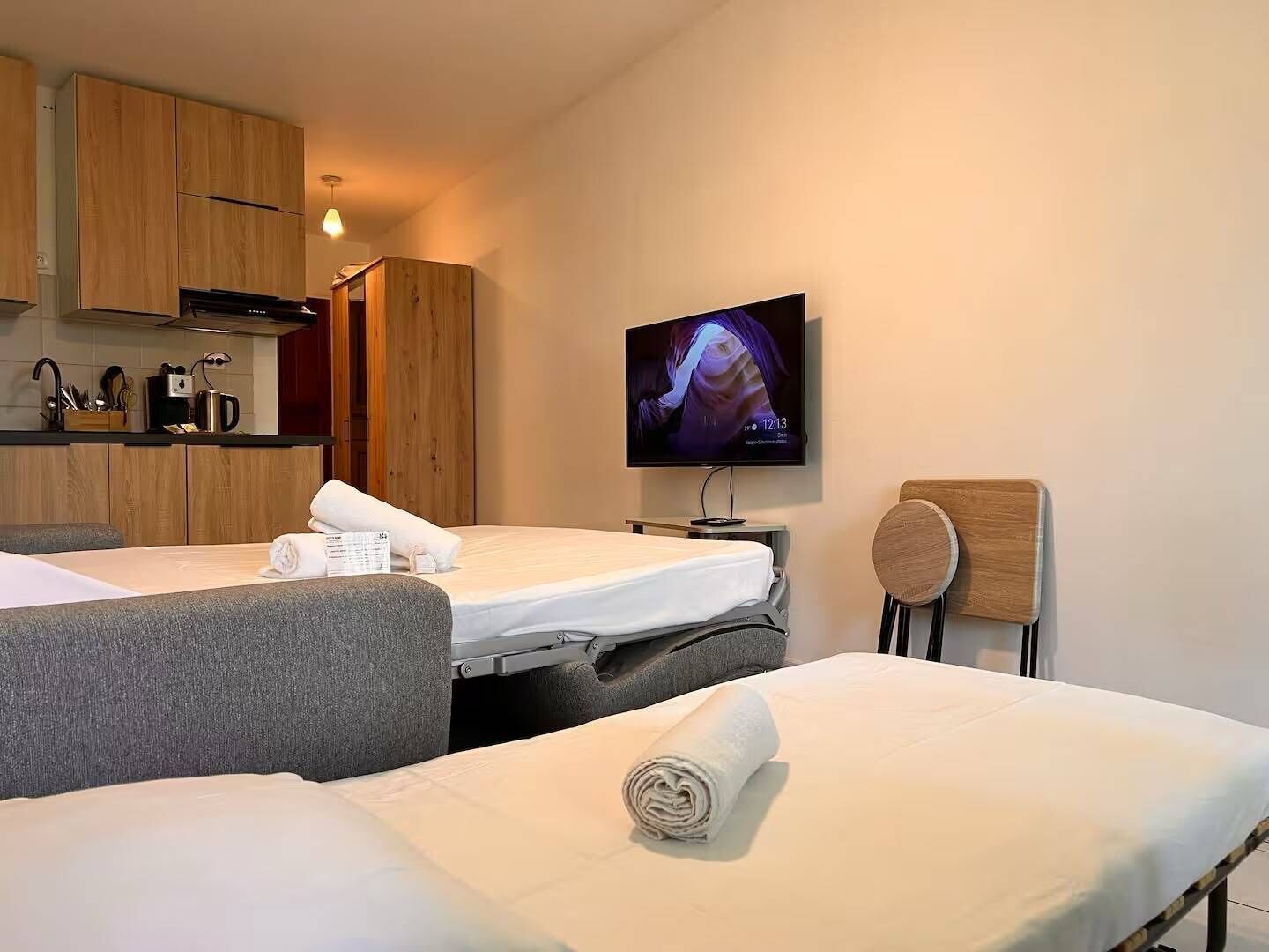 1 slaapkamer, een strijkplank/strijkijzer, wifi, beddengoed