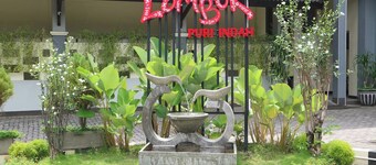Hotel Puri Indah & Convention