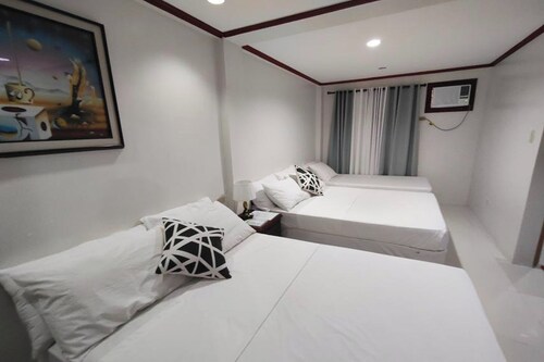 Shenna's Beach Resort Boracay