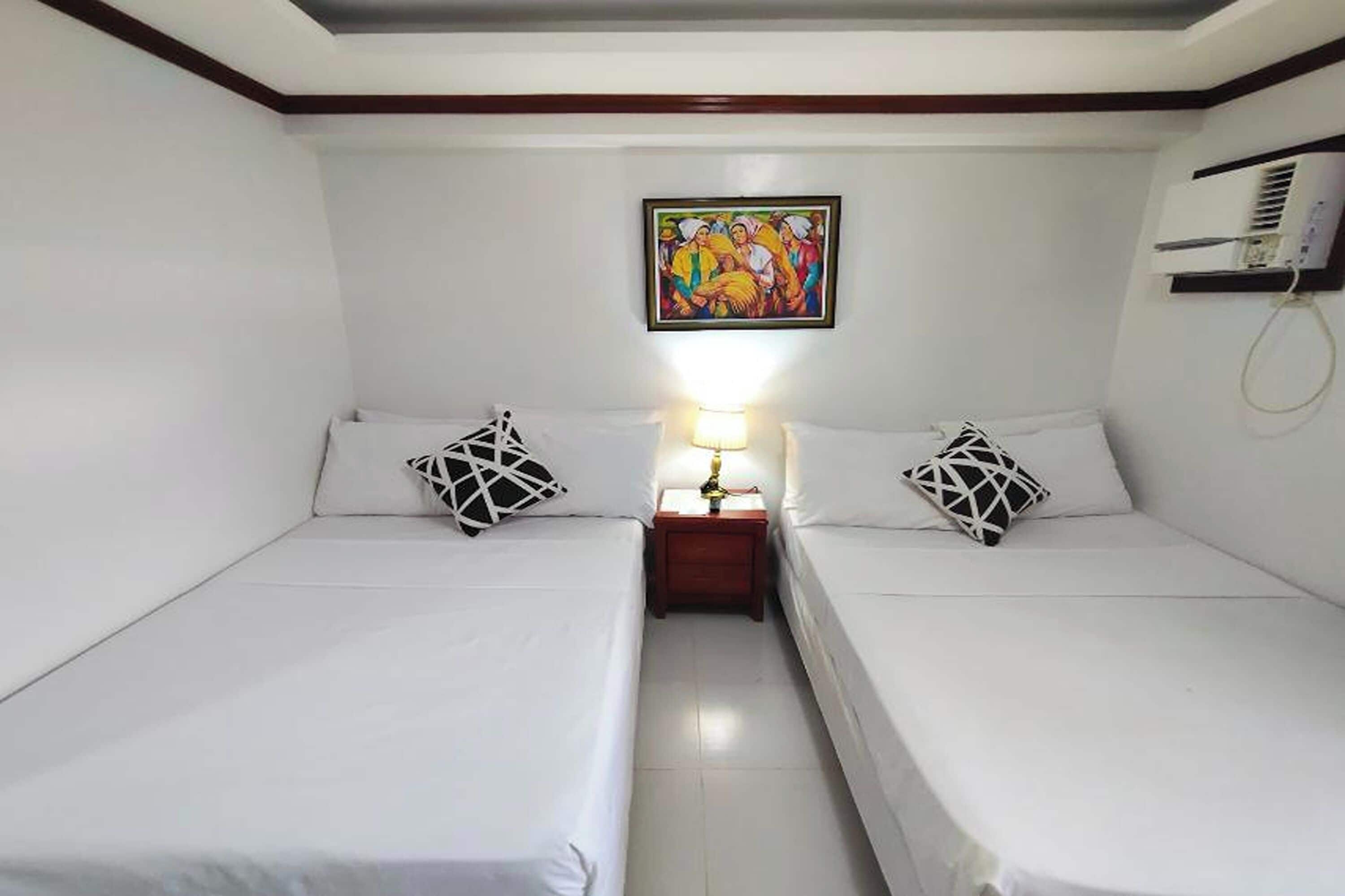 Family Room, Beachside | In-room safe, desk, free WiFi, bed sheets