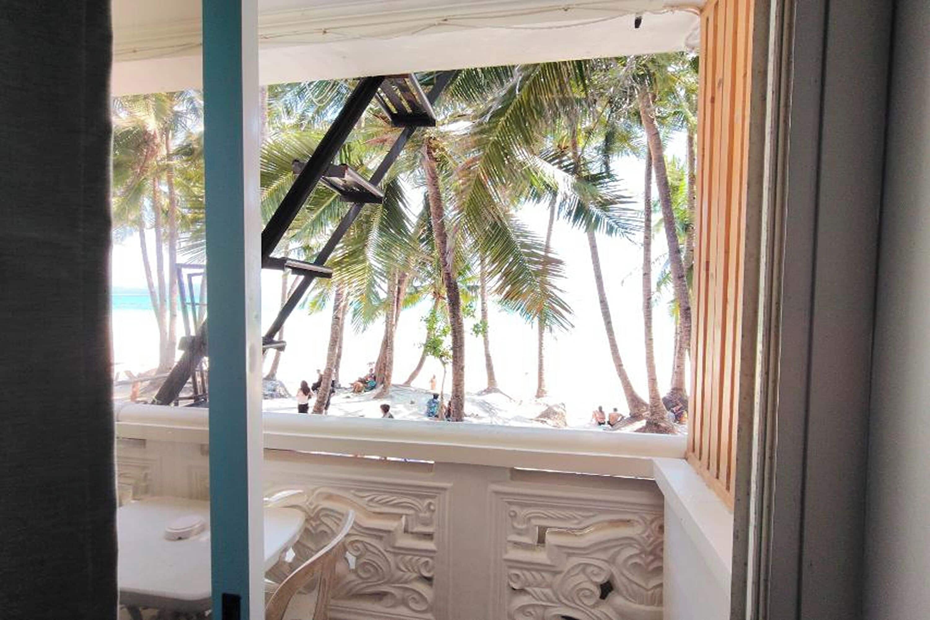  Deluxe Family with Balcony & Ocean View | Vista desde la habitación