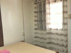 Doppelzimmer, Terrasse | Schreibtisch, kostenloses WLAN