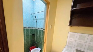 Standard Room | Bathroom